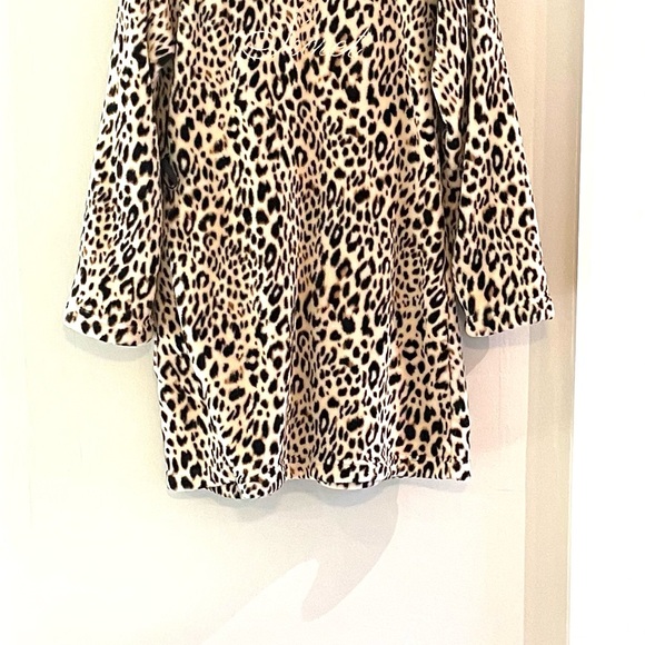 VS robe size S - Picture 2 of 3